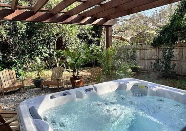 Tranquility With Hot Tub Villa Virginia Beach Exterior photo